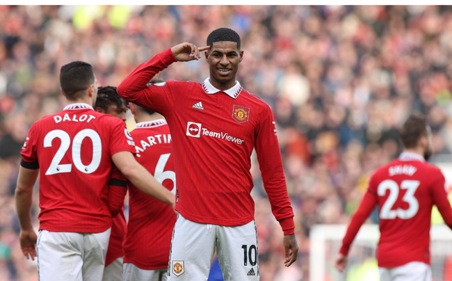 进行眼神交 进行眼神交